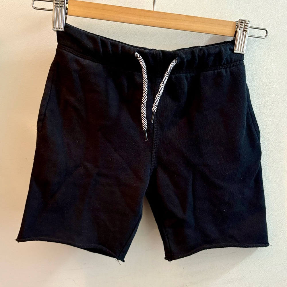 APPAMAN CAMP SHORTS 2 PAIRS- BLACK & BLACK CAMO SIZE 5